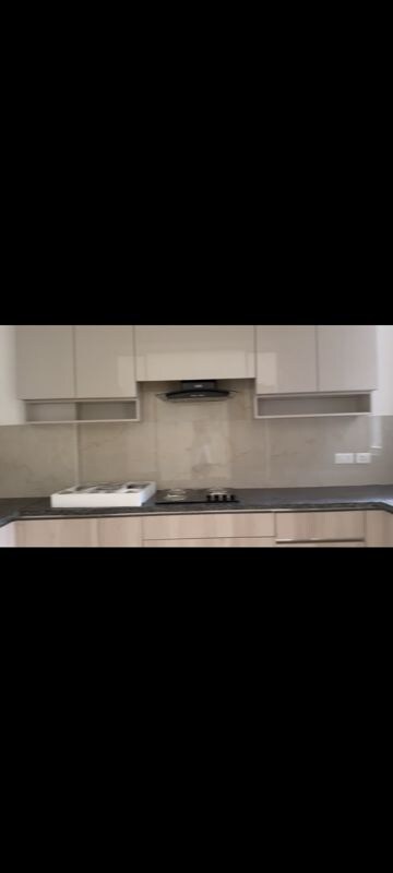 Kitchen in 3.5 BHK Builder Floor at Smart World Orchard, Sector 61 – for Rent