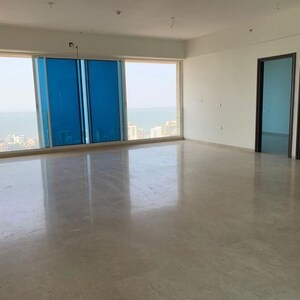 Room in 4 BHK Apartment at Raheja Imperia, Empire Mill – for Rent