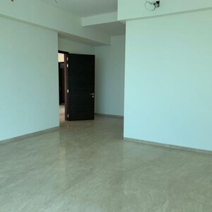Room in 4 BHK Apartment at Raheja Imperia, Empire Mill – for Rent