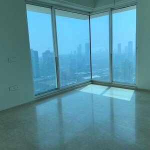 Room in 4 BHK Apartment at Raheja Imperia, Empire Mill – for Rent