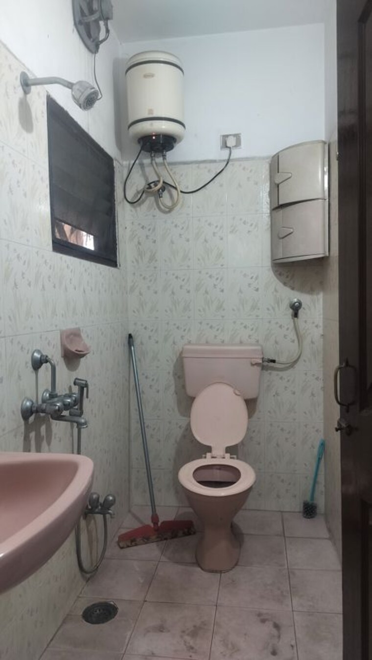 Bathroom, jubilee hills 3 Bedroom 1800 Sq.Ft. Apartment In Jubilee Hills Hyderabad 9756361