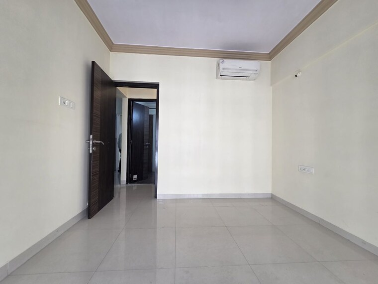 Room, shashtri nagar 2 Bedroom 600 Sq.Ft. Apartment In Shashtri Nagar Mumbai 9756435