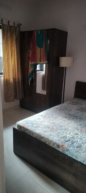 Bedroom in 1 BHK Apartment at Montana CHS, Andheri West – for Rent