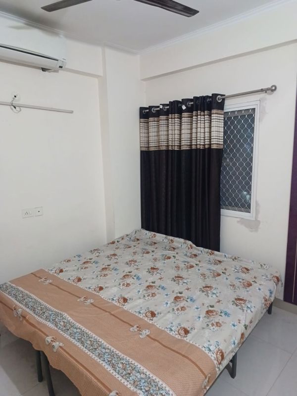 2 BHK 900 Sq.Ft. Apartment in Maxblis White House