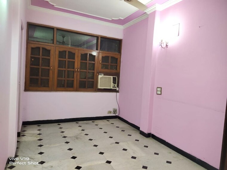 Balcony, east of kailash 2 Bedroom 160 Sq.Yd. Builder Floor In East Of Kailash Delhi 9756665