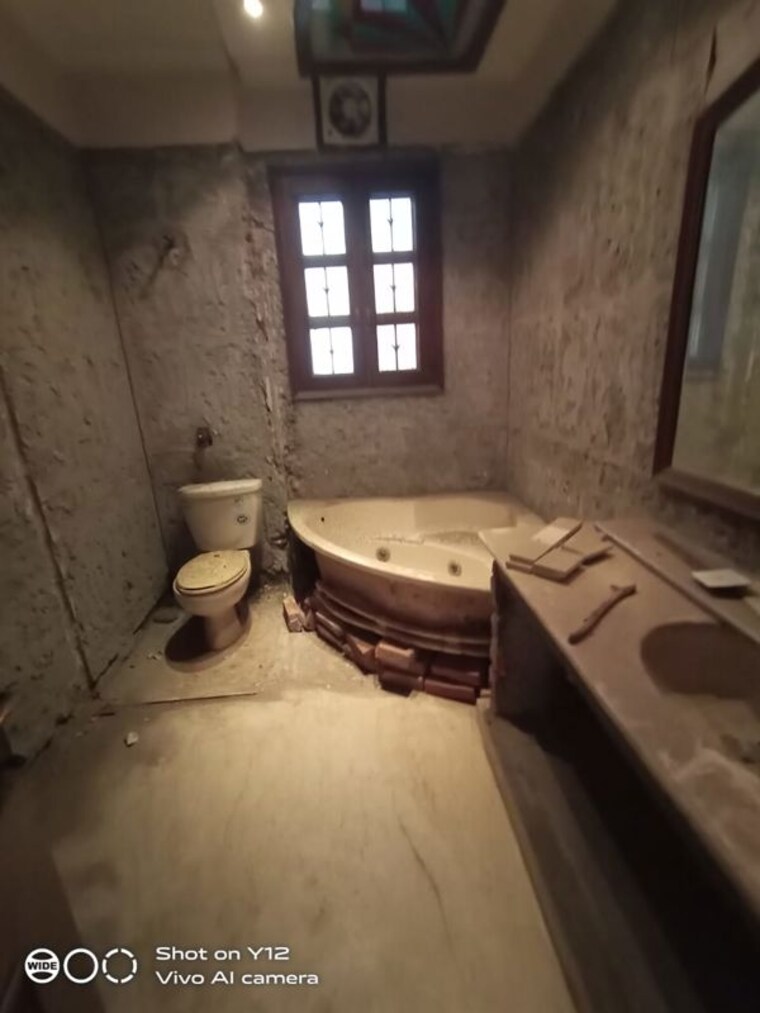 Attached Bathroom, panchsheel park 4 Bedroom 800 Sq.Yd. Builder Floor In Panchsheel Park Delhi 9756709