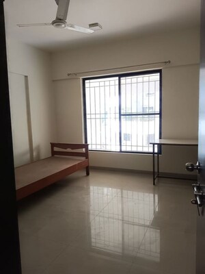 Room in 3 BHK Apartment at Rutuparna Apartments, Baner – for Rent
