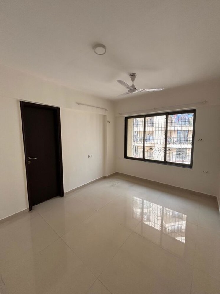 Room, lake-primrose 3 Bedroom 1500 Sq.Ft. Apartment In Powai Mumbai 9756695