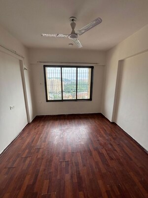Room in 3 BHK Apartment at Lake Primrose, Powai – for Rent