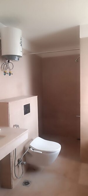 Room in 4 BHK Apartment at Puri Diplomatic Greens Phase I, Sector 111 – for Rent