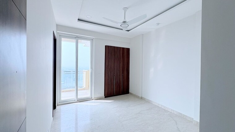 Room, sector 22 4 Bedroom 2520 Sq.Ft. Apartment In Sector 22 Gurgaon 9756826