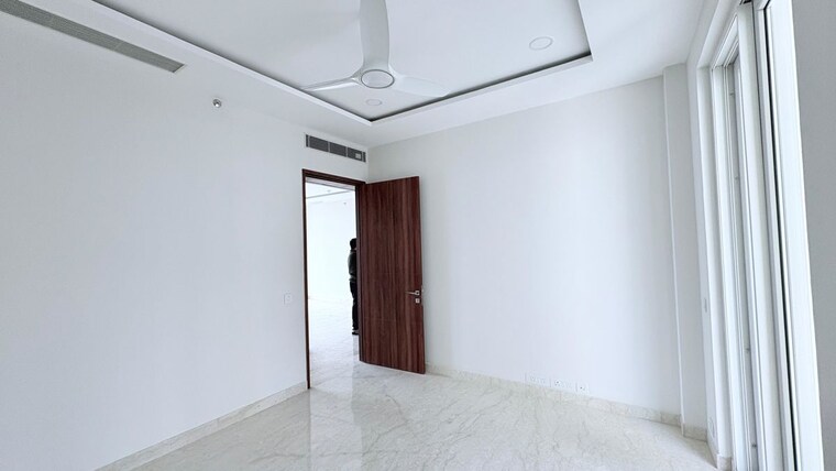 Room, sector 22 4 Bedroom 2520 Sq.Ft. Apartment In Sector 22 Gurgaon 9756826