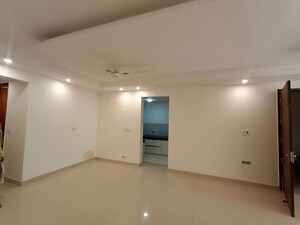 Room in 3 BHK Builder Floor at Sector 46 – for Rent