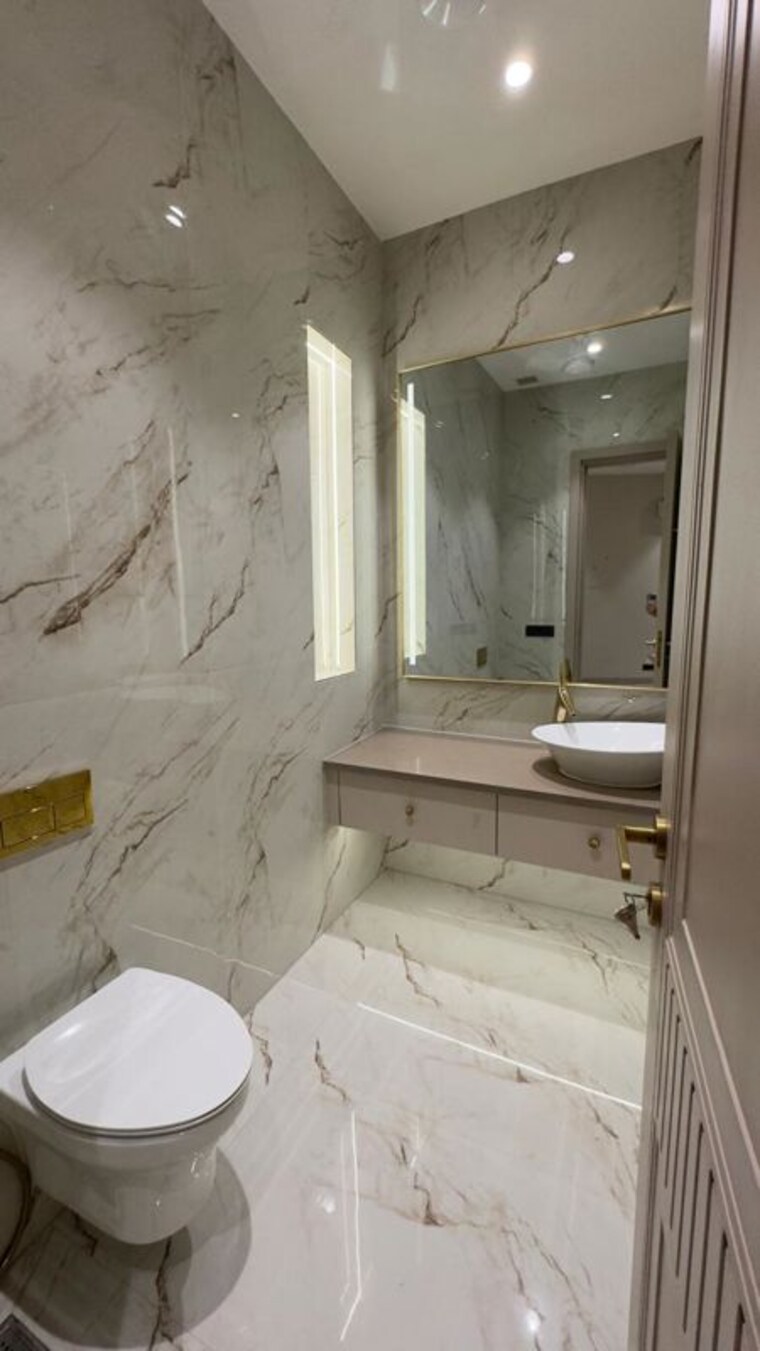Bathroom, greater kailash 3 Bedroom 2400 Sq.Ft. Builder Floor In Greater Kailash Delhi 9756950