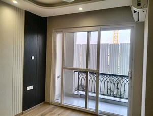 Room in 3 BHK Apartment at CS Roseate 63, Sector 63a – for Rent