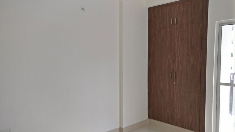 Room, aims-golf-avenue-ii 2 Bedroom 930 Sq.Ft. Apartment In Sector 75 Noida 9757076
