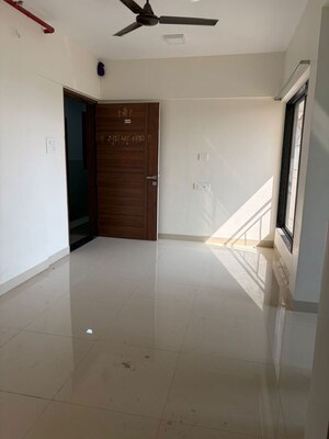 Furnished Amenities in 1 BHK Apartment at Haware Amara, Vikhroli East – for Rent