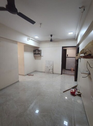 Room in 2 BHK Builder Floor at Ghatkopar East – for Rent