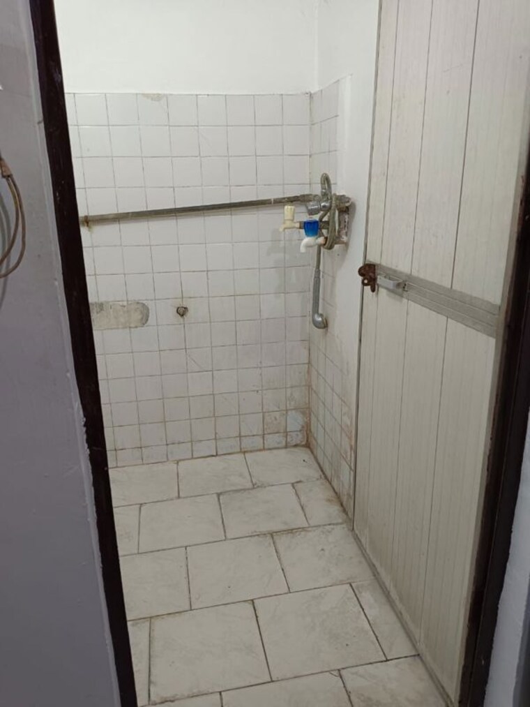 Bathroom, lajpat nagar 4 1 Bedroom 567 Sq.Ft. Builder Floor In Lajpat Nagar 4 Delhi 9756541