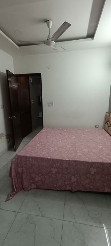 Room in 1 BHK Independent House at Sushant Residency F Block, Sushant Lok Iii – for Rent