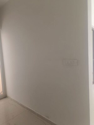 Room in 3 BHK Apartment at Shapoorji Pallonji Joyville Gurgaon, Sector 102 – for Rent