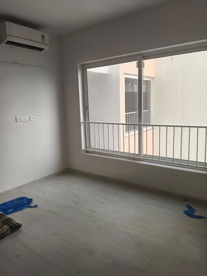 Room in 3 BHK Apartment at Shapoorji Pallonji Joyville Gurgaon, Sector 102 – for Rent