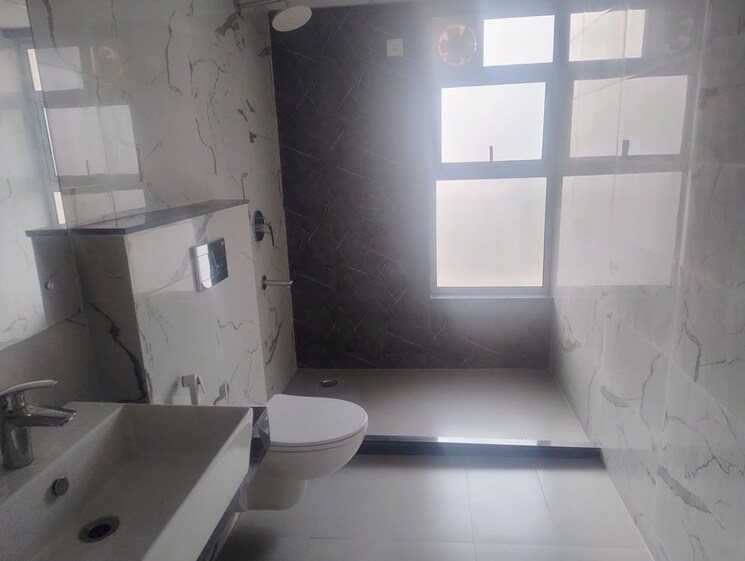 Bathroom, bestech-park-view-altura 3.5 Bedroom 2150 Sq.Ft. Apartment In Sector 79 Gurgaon 9757126
