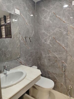 Bathroom in 3 BHK Builder Floor at Unitech Singleton Floors South City, Sector 50 – for Sale