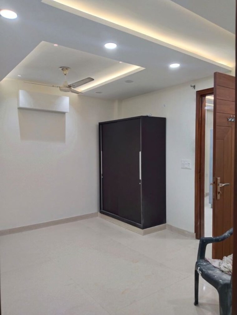 undefined, vikas puri 3 Bedroom 125 Sq.Yd. Builder Floor In Vikas Puri Delhi 9757209