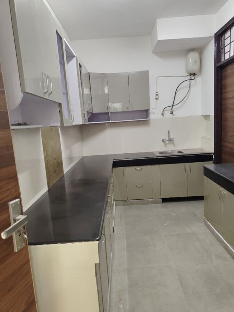 Kitchen, unitech-singleton-floors-south-city 3 Bedroom 360 Sq.Yd. Builder Floor In Sector 50 Gurgaon 9757217