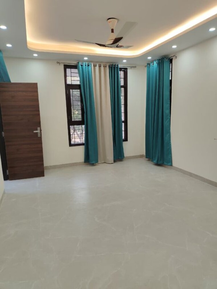 Room, unitech-singleton-floors-south-city 3 Bedroom 360 Sq.Yd. Builder Floor In Sector 50 Gurgaon 9757217
