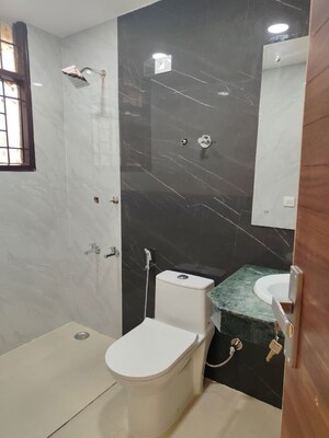 Bathroom in 3 BHK Builder Floor at Unitech Singleton Floors South City, Sector 50 – for Sale