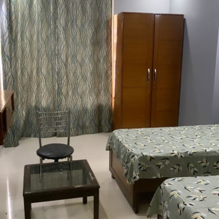 Bedroom, sector 39 Pg For Boys In Sector 39 9757231
