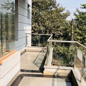 Balcony in  Pg at Sector 39 – for Rent
