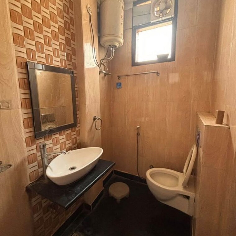 Bathroom, sector 39 Pg For Boys In Sector 39 9757240