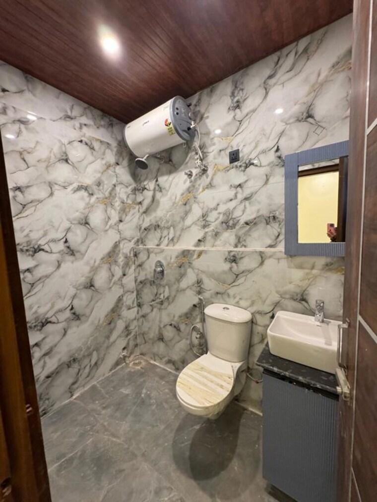 Bathroom, gujrara mansingh 2 Bedroom 1050 Sq.Ft. Builder Floor In Gujrara Mansingh Dehradun 9757257