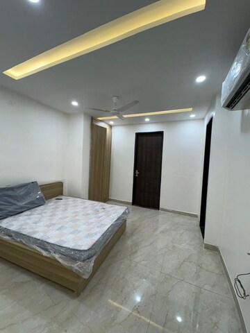 Bedroom in 2 BHK Builder Floor at Sector 52 – for Rent