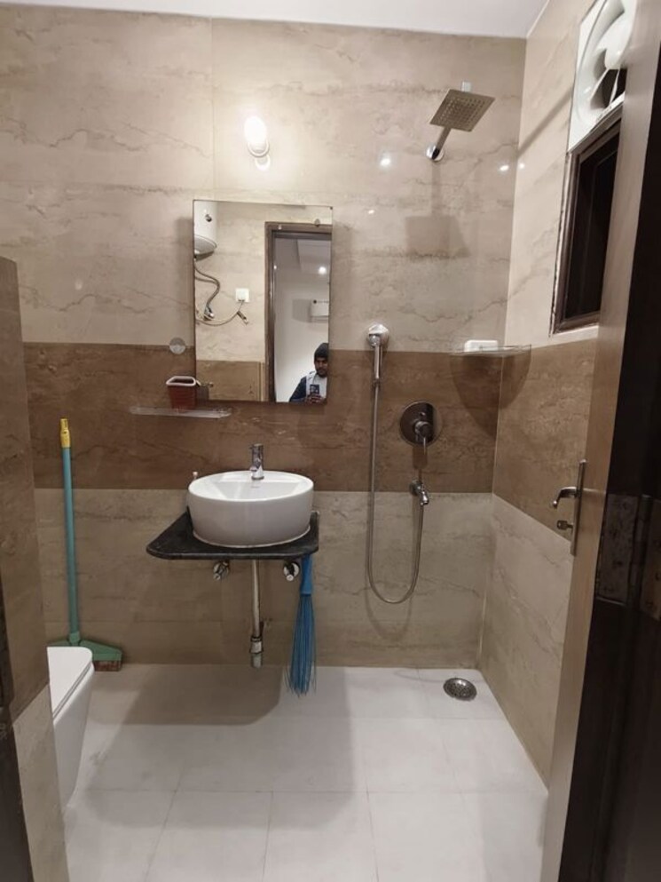 Bathroom, malviya nagar 2 Bedroom 1000 Sq.Ft. Builder Floor In Malviya Nagar Delhi 9757293