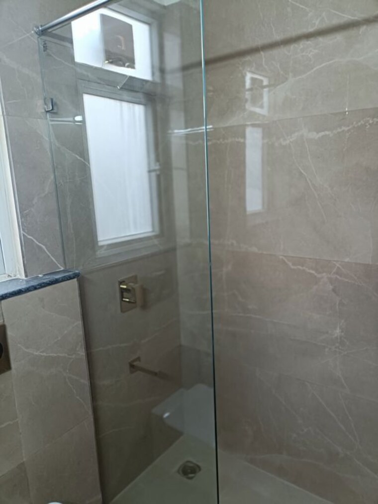 Bathroom, smart-world-orchard 3 Bedroom 1632 Sq.Ft. Apartment In Sector 61 Gurgaon 9757286