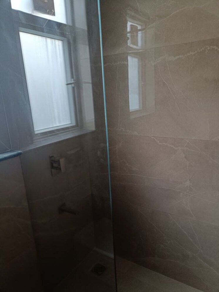 Bathroom, smart-world-orchard 3 Bedroom 1632 Sq.Ft. Apartment In Sector 61 Gurgaon 9757286