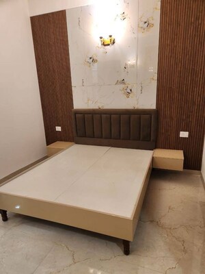 Room in 3 BHK Apartment at Smart World Orchard, Sector 61 – for Rent