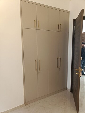 Building Lobby in 3 BHK Apartment at Smart World Orchard, Sector 61 – for Rent