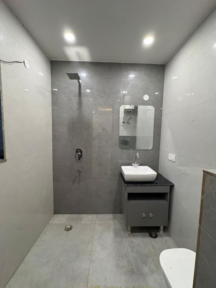 Bathroom, sector 30 2 Bedroom 1366 Sq.Ft. Builder Floor In Sector 30 Gurgaon 9757295