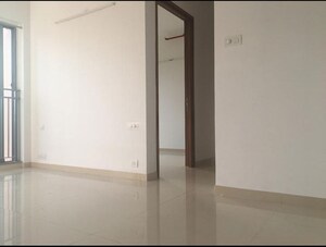 Room in 2 BHK Apartment at Kalpataru Parkcity Sunrise A, Kolshet Road – for Rent