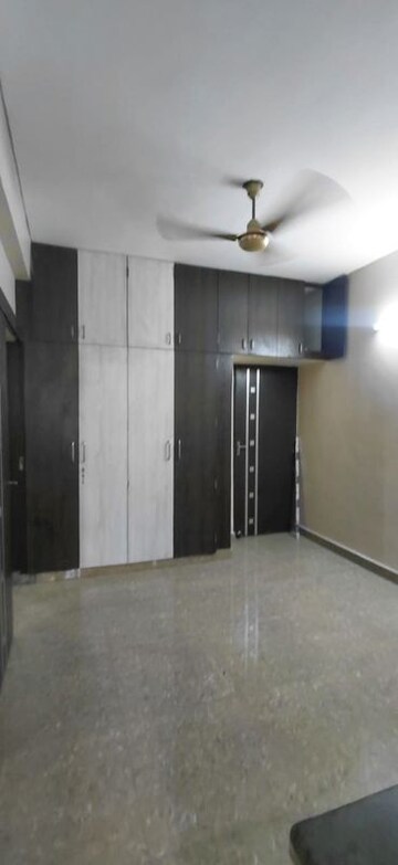 Room in 3 BHK Apartment at Vikas Puri – for Sale