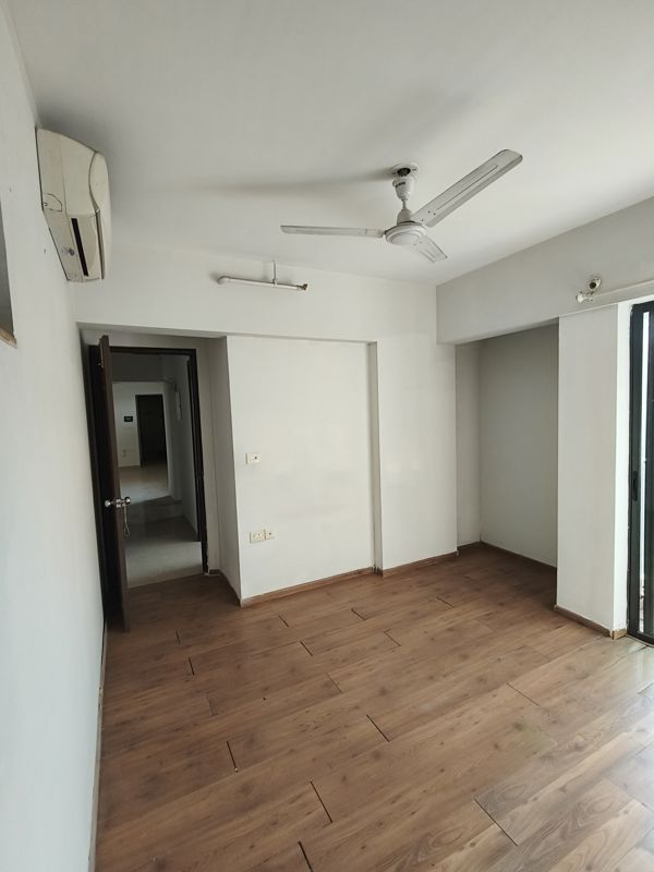 1.5 BHK + Pooja Room,Extra Room Apartment For Rent in Lodha Lakeshore Greens
