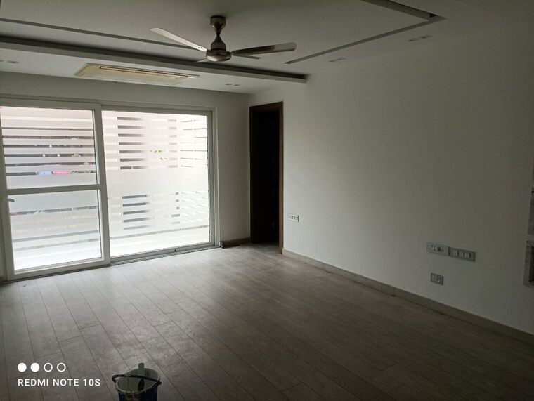 Room, panchsheel park 4 Bedroom 800 Sq.Yd. Builder Floor In Panchsheel Park Delhi 9757343