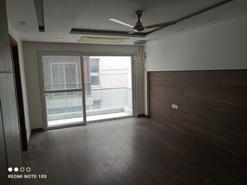 Room in 4 BHK Builder Floor at Panchsheel Park – for Rent