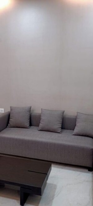 Room in 3 BHK Apartment at Vraj Tiara, Worli – for Rent