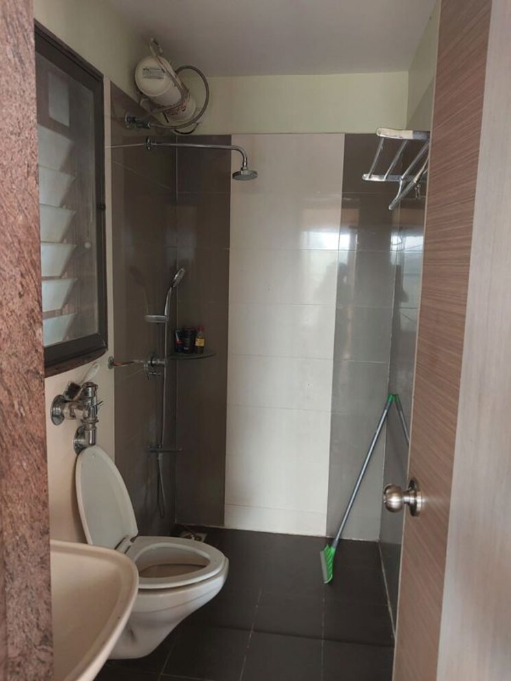 Bathroom, neelkanth-greens 2 Bedroom 750 Sq.Ft. Apartment In Manpada Thane 9757388